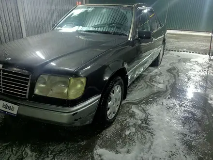 Mercedes-Benz E 200 1994 года за 1 650 000 тг. в Талдыкорган – фото 2