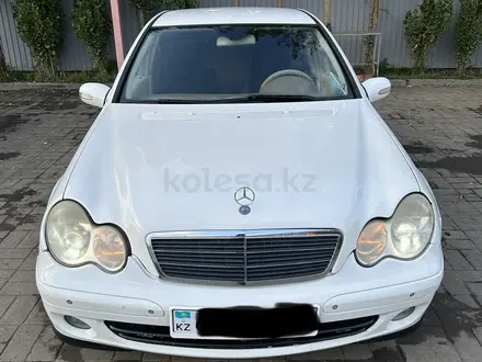 Mercedes-Benz C 200 2006 года за 3 500 000 тг. в Астана