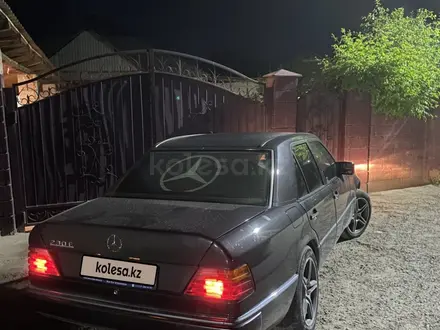 Mercedes-Benz E 230 1992 года за 1 800 000 тг. в Шымкент – фото 6