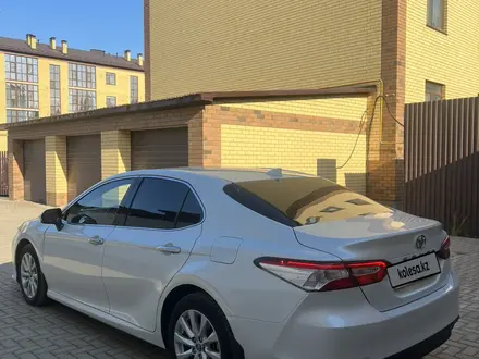Toyota Camry 2019 года за 15 200 000 тг. в Уральск – фото 6