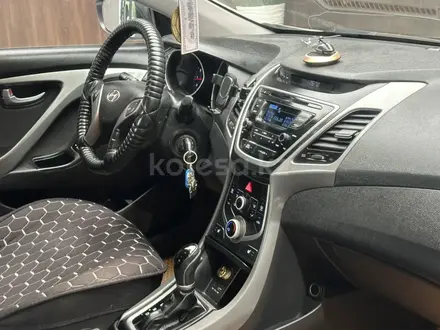 Hyundai Elantra 2015 года за 5 750 000 тг. в Актобе – фото 22