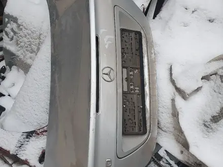 Крышка багажника мерседес w203 за 25 000 тг. в Алматы