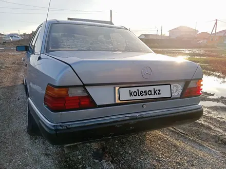 Mercedes-Benz E 260 1991 года за 1 700 000 тг. в Астана – фото 8