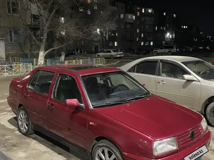 Volkswagen Vento 1996 года за 1 800 000 тг. в Сатпаев – фото 3