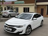 Chevrolet Malibu 2021 года за 9 800 000 тг. в Шымкент – фото 2