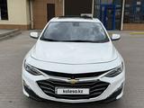 Chevrolet Malibu 2021 года за 9 800 000 тг. в Шымкент