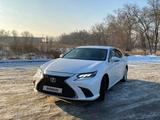 Lexus ES 350 2015 года за 14 300 000 тг. в Алматы – фото 2