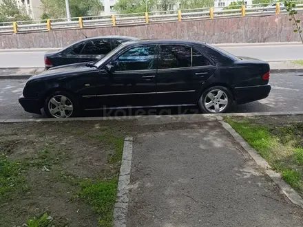 Mercedes-Benz E 280 1997 года за 2 500 000 тг. в Алматы