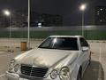Mercedes-Benz E 320 2000 года за 4 000 000 тг. в Актау