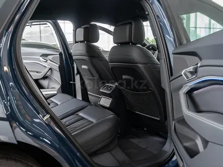 Audi Q8 e-tron 2023 года за 58 000 000 тг. в Алматы – фото 13