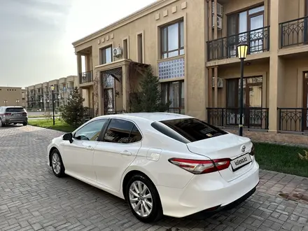 Toyota Camry 2018 года за 11 500 000 тг. в Туркестан – фото 16