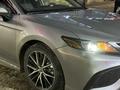 Toyota Camry 2022 годаүшін13 500 000 тг. в Актобе – фото 2