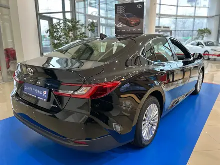 Toyota Camry Elegance eCVT 2025 года за 18 790 000 тг. в Алматы – фото 2