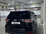 Toyota Highlander 2014 годаfor17 500 000 тг. в Астана – фото 3