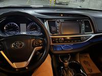 Toyota Highlander 2014 годаfor17 500 000 тг. в Астана