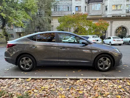 Hyundai Elantra 2019 года за 8 000 000 тг. в Алматы – фото 7