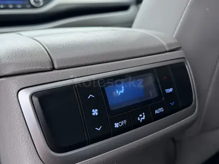 Toyota Highlander 2018 года за 12 000 000 тг. в Атырау – фото 17