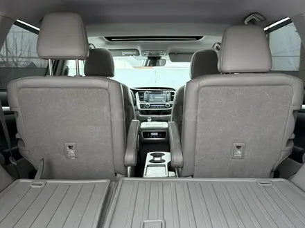Toyota Highlander 2018 года за 12 000 000 тг. в Атырау – фото 19