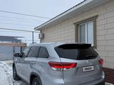 Toyota Highlander 2018 года за 12 000 000 тг. в Атырау
