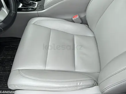 Toyota Highlander 2018 года за 12 000 000 тг. в Атырау – фото 23