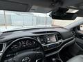 Toyota Highlander 2018 года за 12 000 000 тг. в Атырау – фото 29
