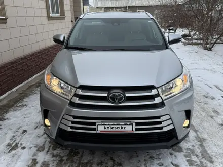 Toyota Highlander 2018 года за 12 000 000 тг. в Атырау – фото 3