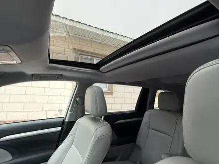 Toyota Highlander 2018 года за 12 000 000 тг. в Атырау – фото 31