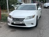 Lexus ES 300h 2013 года за 10 800 000 тг. в Алматы