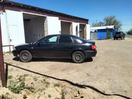 Audi A4 2001 года за 1 700 000 тг. в Алга – фото 2