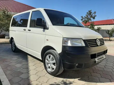 Volkswagen Transporter 2009 года за 8 500 000 тг. в Атырау – фото 3