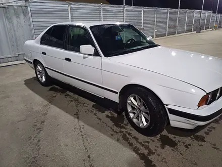 BMW 520 1989 года за 1 500 000 тг. в Есик – фото 2