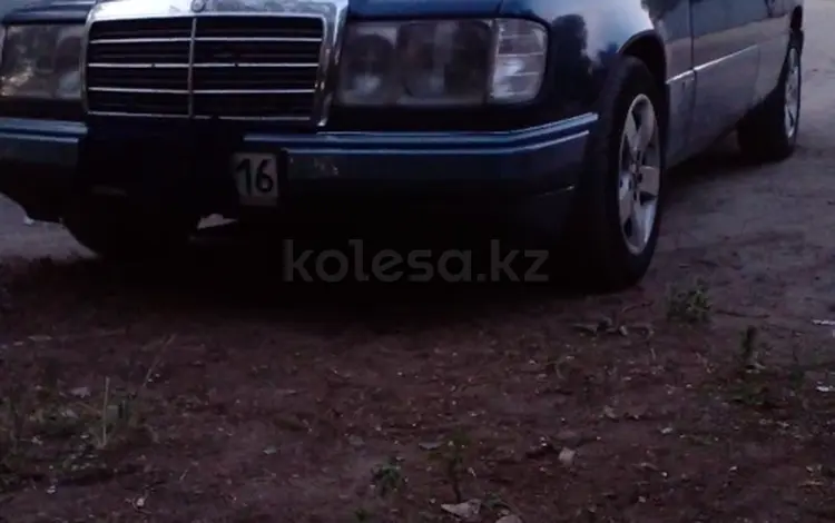 Mercedes-Benz E 220 1993 года за 2 000 000 тг. в Семей