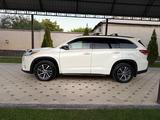 Toyota Highlander 2017 года за 16 200 000 тг. в Туркестан – фото 2