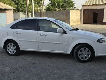 Daewoo Gentra 2014 года за 2 900 000 тг. в Шымкент – фото 3