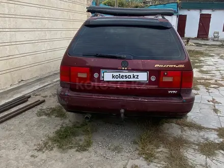 Volkswagen Passat 1993 года за 1 500 000 тг. в Жосалы – фото 3