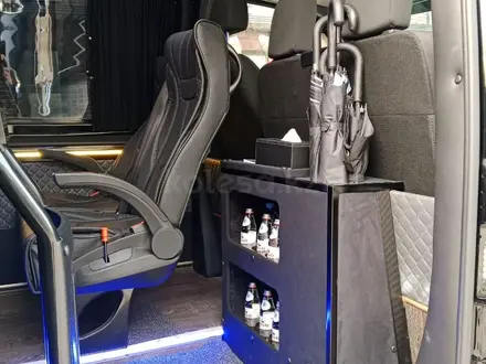 С ВОДИТЕЛЕМ! Аренда авто Прокат машины Mercedes Benz Sprinter Спринтер VIP в Алматы – фото 4