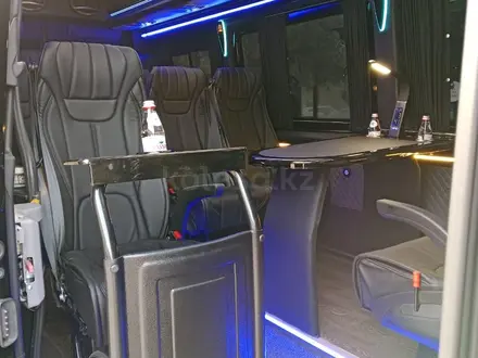 С ВОДИТЕЛЕМ! Аренда авто Прокат машины Mercedes Benz Sprinter Спринтер VIP в Алматы – фото 5