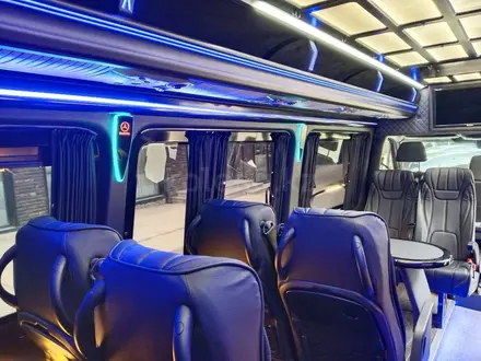 С ВОДИТЕЛЕМ! Аренда авто Прокат машины Mercedes Benz Sprinter Спринтер VIP в Алматы – фото 7