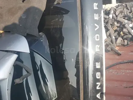 Range rover крышка багажника за 45 000 тг. в Шымкент