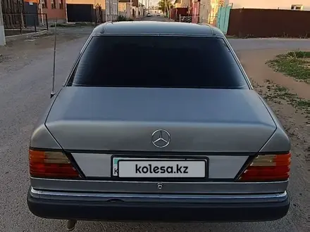 Mercedes-Benz E 230 1991 года за 1 900 000 тг. в Кызылорда – фото 12