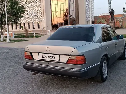 Mercedes-Benz E 230 1991 года за 1 900 000 тг. в Кызылорда – фото 21