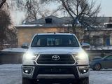 Toyota Hilux 2022 года за 21 000 000 тг. в Алматы – фото 2
