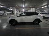 Toyota RAV4 2017 годаүшін13 500 000 тг. в Астана – фото 3