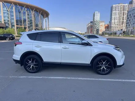 Toyota RAV4 2017 года за 13 500 000 тг. в Астана – фото 11