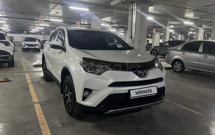 Toyota RAV4 2017 года за 13 500 000 тг. в Астана