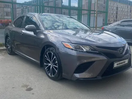 Toyota Camry 2020 года за 11 500 000 тг. в Атырау – фото 4