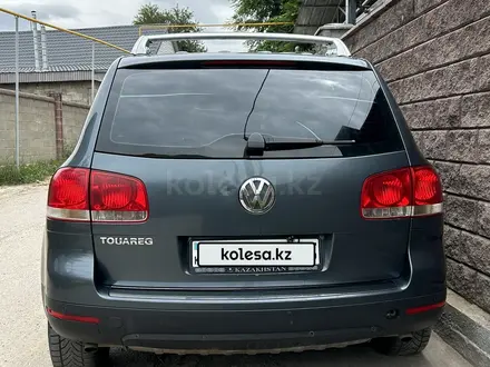 Volkswagen Touareg 2005 года за 4 500 000 тг. в Алматы – фото 4