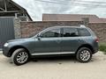 Volkswagen Touareg 2005 года за 4 500 000 тг. в Алматы – фото 5