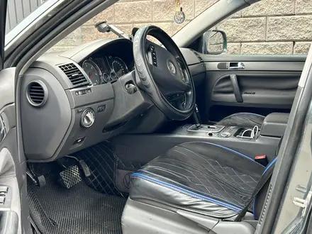 Volkswagen Touareg 2005 года за 4 500 000 тг. в Алматы – фото 7