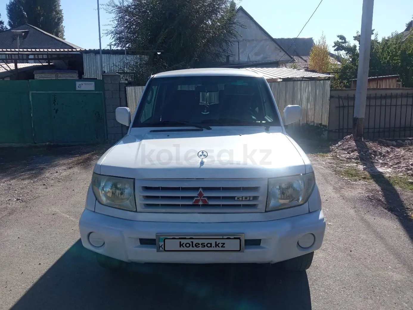 Мицубиси Pajero iO, 2000